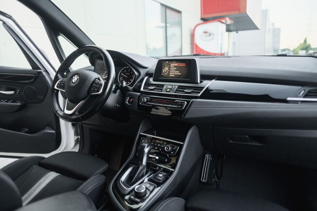 BMW 2. seeria: 218 2016 – photo 9