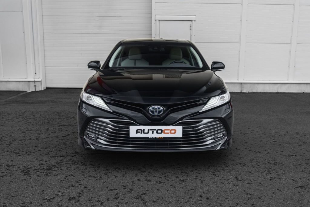 Toyota Camry 2020 – photo 2